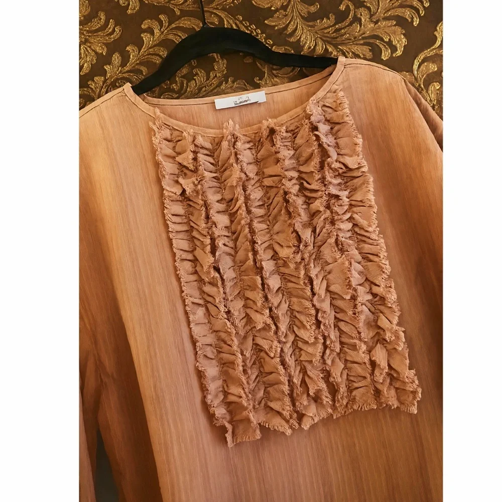 EASEL Apricot/Mauve Textured Ruffled Oversized Top!
22.5 Ptp - Picture 2 of 3